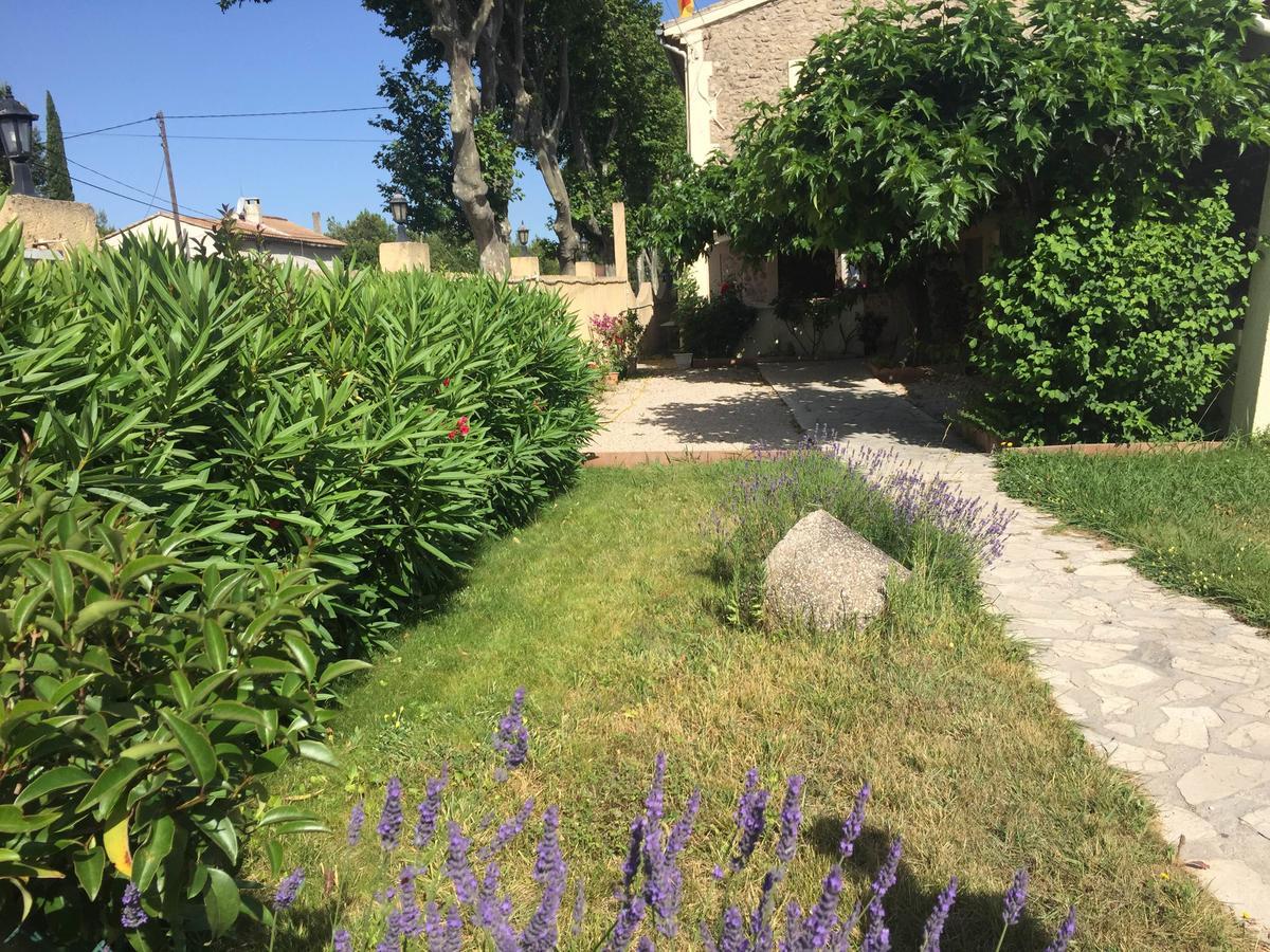 Auberge Les Olivades Mallemort Esterno foto