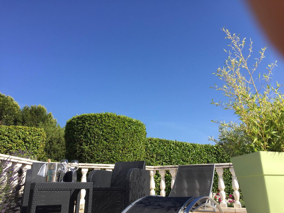 Auberge Les Olivades Mallemort Esterno foto